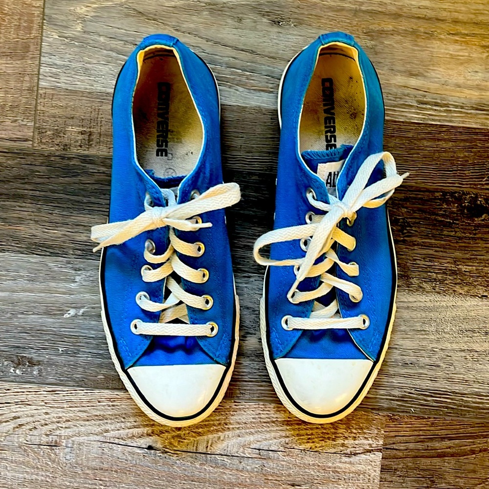Blue Converse All-stars Women size 10, Men size 8